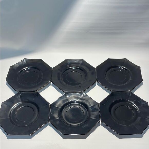 Elegant Black saucer Set - Picture 1 of 12